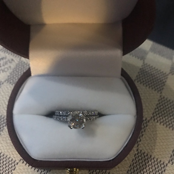 Diamond Ring - Picture 2 of 2